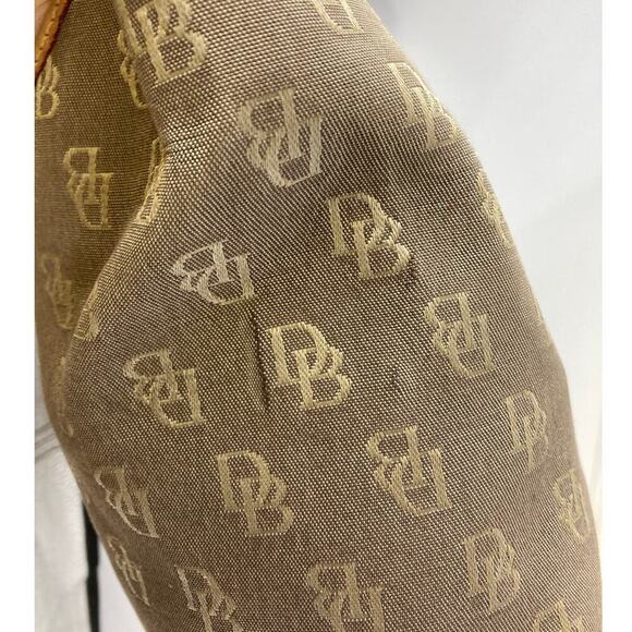 DOONEY & BOURKE LARGE SIGNATURE SHOULDER BAG WITH LATCH (ASIS) - Picture 12 of 16